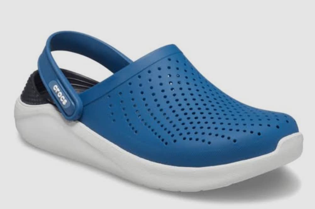 طقم طبي متكامل (tenue de bloc +blouse +calot +crocs)